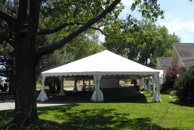 Image of end view of wedding tent rental Valley NE
